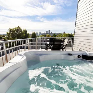 Aux Havres Urbains - Le Penthouse De La 3ieme Avenue , Quebec City Canada