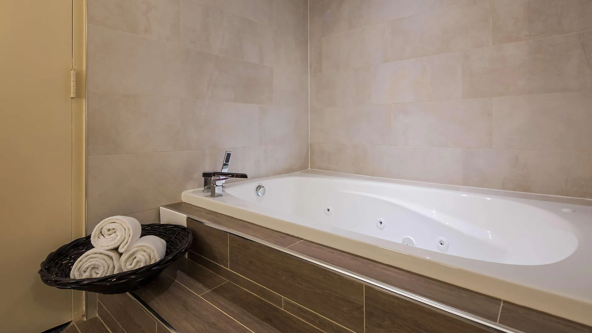 Best Western Plus Toronto Airport Hotel Mississauga