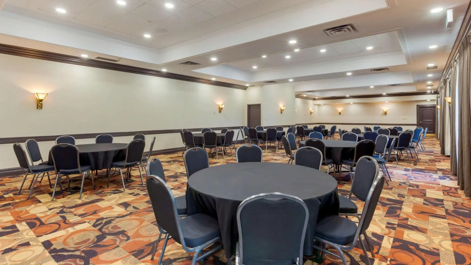 Best Western Plus Toronto Airport Hotel Mississauga