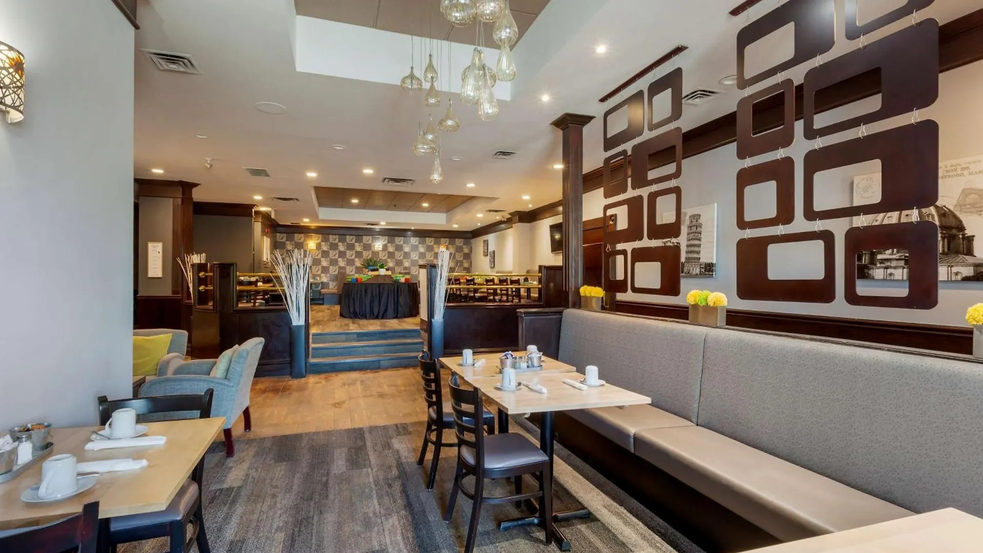 Best Western Plus Toronto Airport Hotel Mississauga 3*,