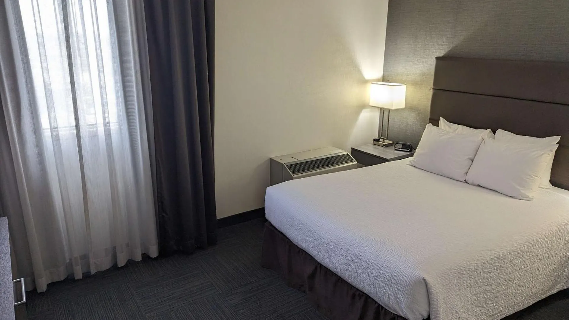 Best Western Plus Toronto Airport Hotel Mississauga 3*,  Kanada