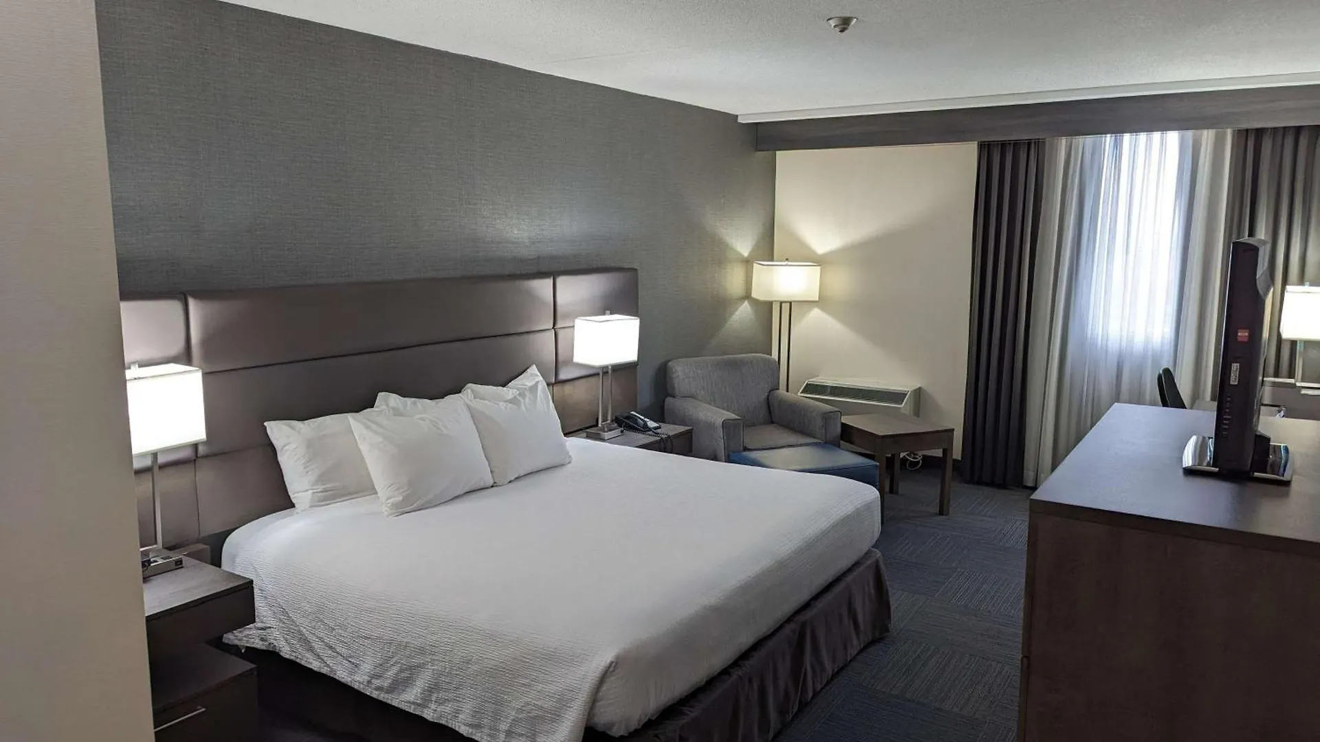 Best Western Plus Toronto Airport Hotel Mississauga